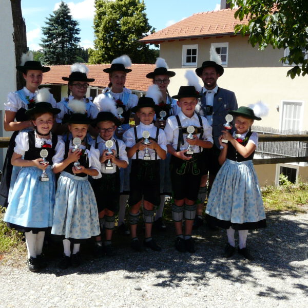 Kinder- und Jugendgruppe Trachtenverein Waldhausen